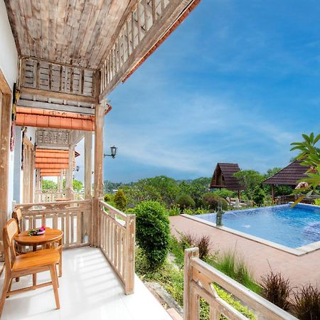 D'Arya Sea View Hotel Batununggul Exterior photo