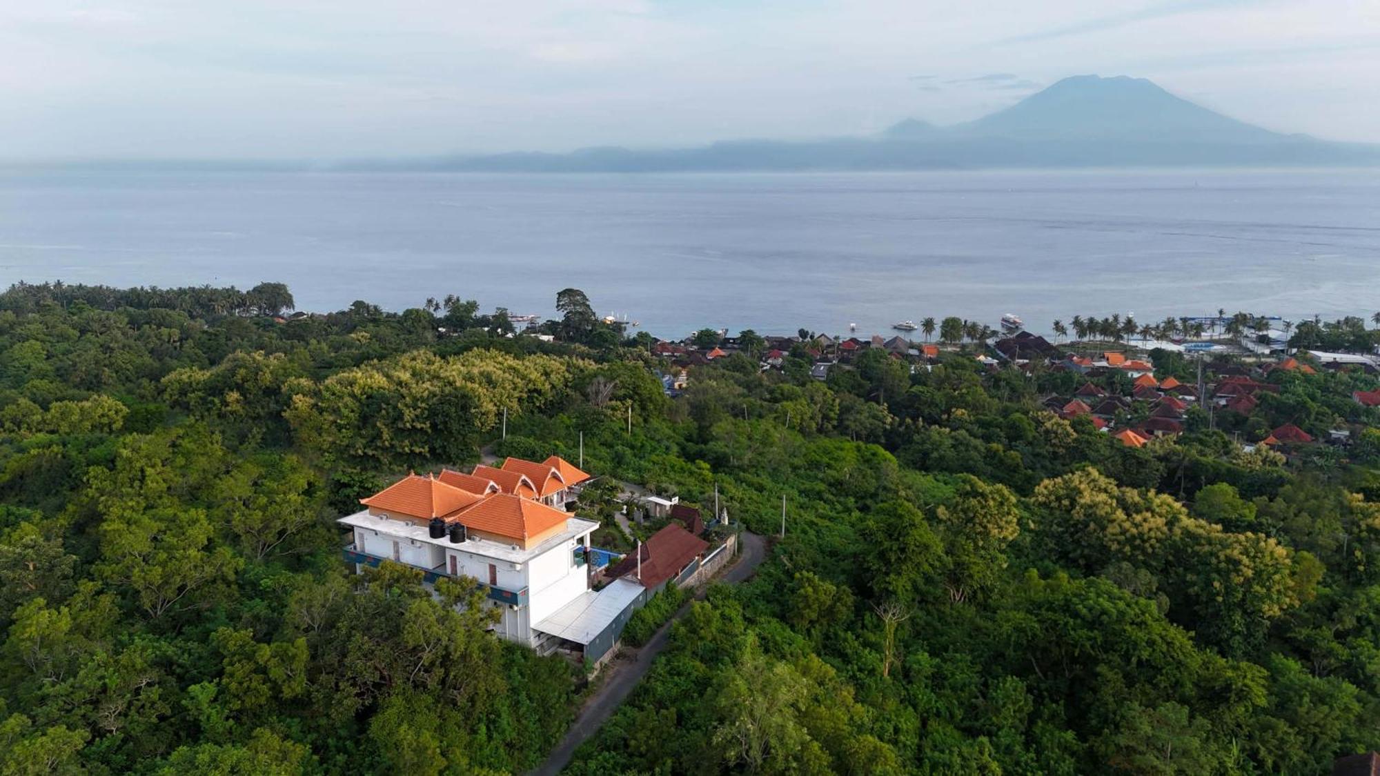 D'Arya Sea View Hotel Batununggul Exterior photo