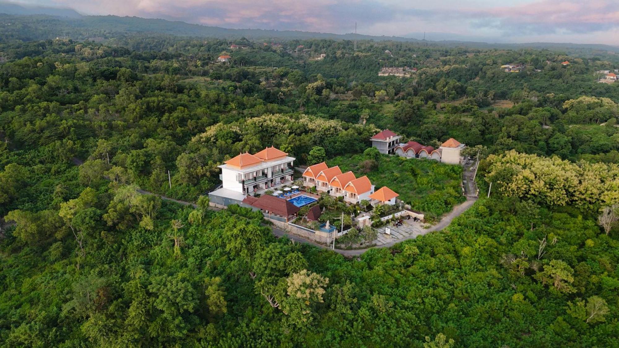 D'Arya Sea View Hotel Batununggul Exterior photo