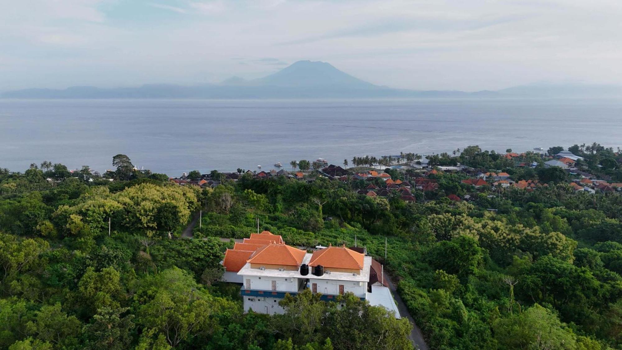 D'Arya Sea View Hotel Batununggul Exterior photo