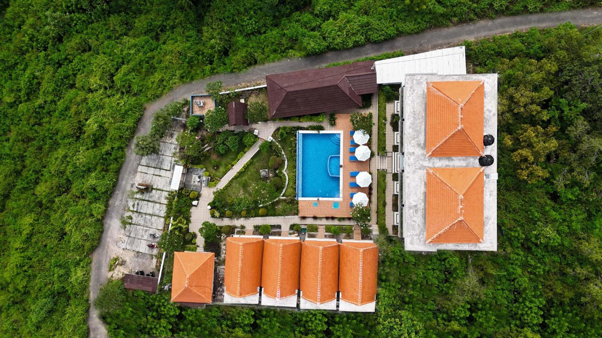 D'Arya Sea View Hotel Batununggul Exterior photo